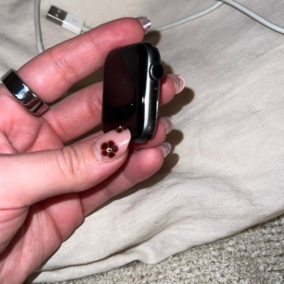 SERIES 5 APPLE WATCH - Picture 4 of 4